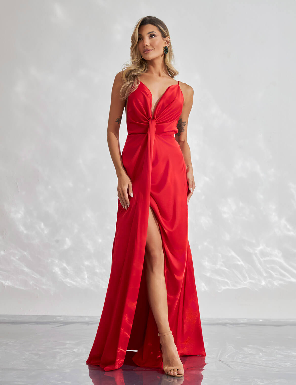 vestido-longo-vermelho-em-cetim-chloe-1116671449